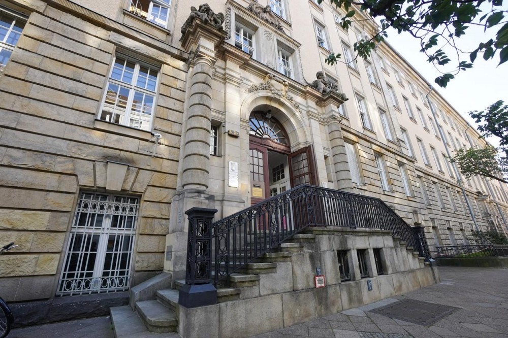 Diplomat rus, găsit mort lângă ambasada din Berlin. Care ar fi cauza decesului